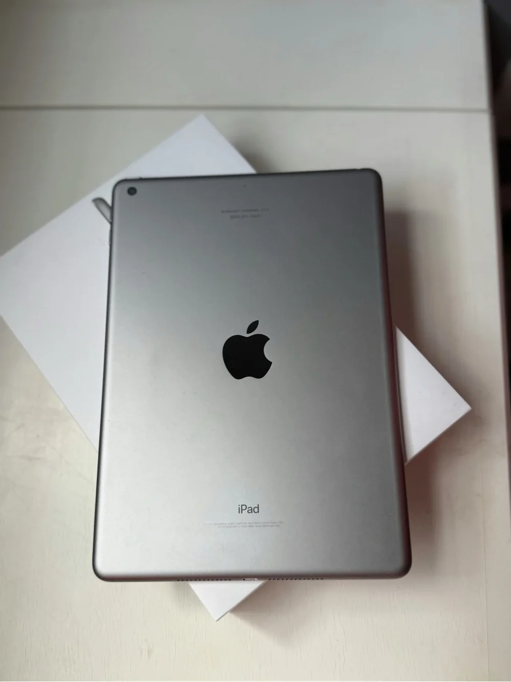 Apple iPad 6th Generation Tablet - 128GB - Black Front, Silver Back